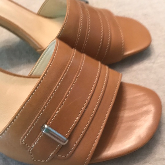 SALE!!! Talbots Leather Heels - Picture 2 of 7